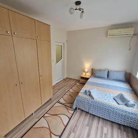 Apartment Lazur Sea Garden 2 *