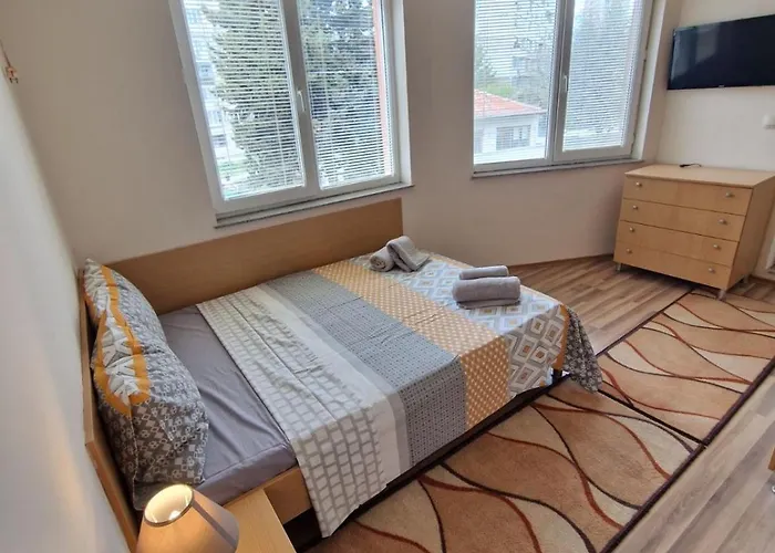 Lazur Sea Garden 2 * Burgas